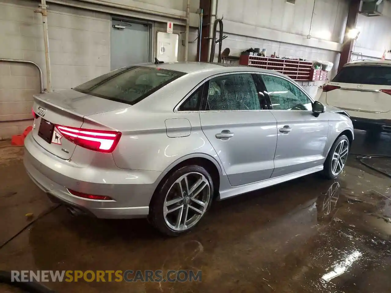 3 Photograph of a damaged car WAUJEGFF9KA082122 AUDI A3 2019
