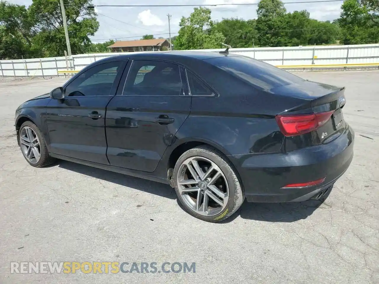 2 fotografías del automóvil dañado WAUAUGFFXLA049893 AUDI A3 2020
