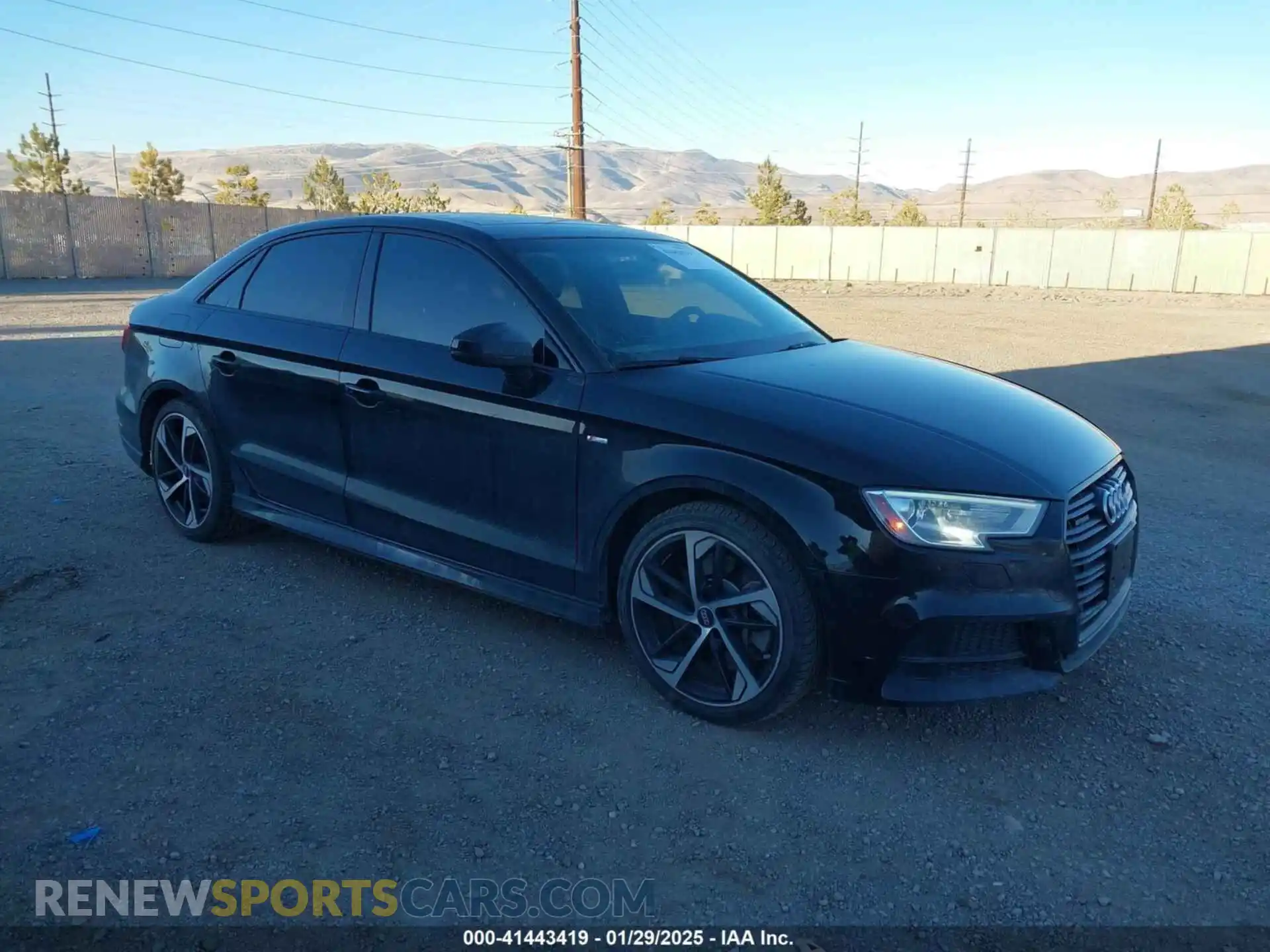 1 Фотография поврежденного автомобиля WAUBEGFF9LA101774 AUDI A3 2020