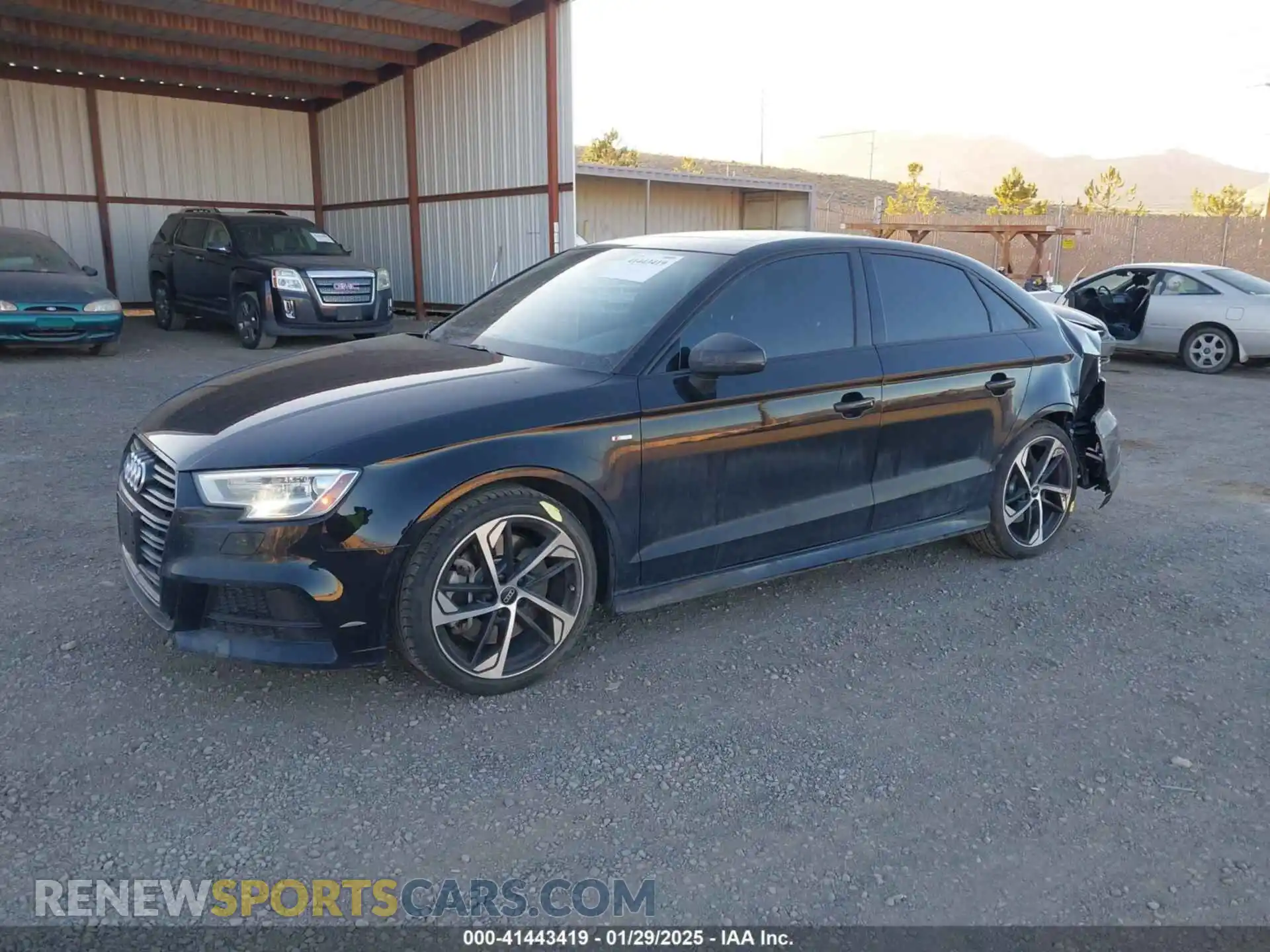 2 Фотография поврежденного автомобиля WAUBEGFF9LA101774 AUDI A3 2020