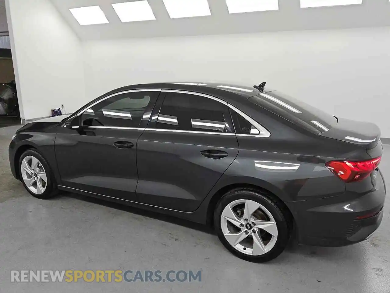 2 Фотография поврежденного автомобиля WAUAUDGY2NA094957 AUDI A3 2022
