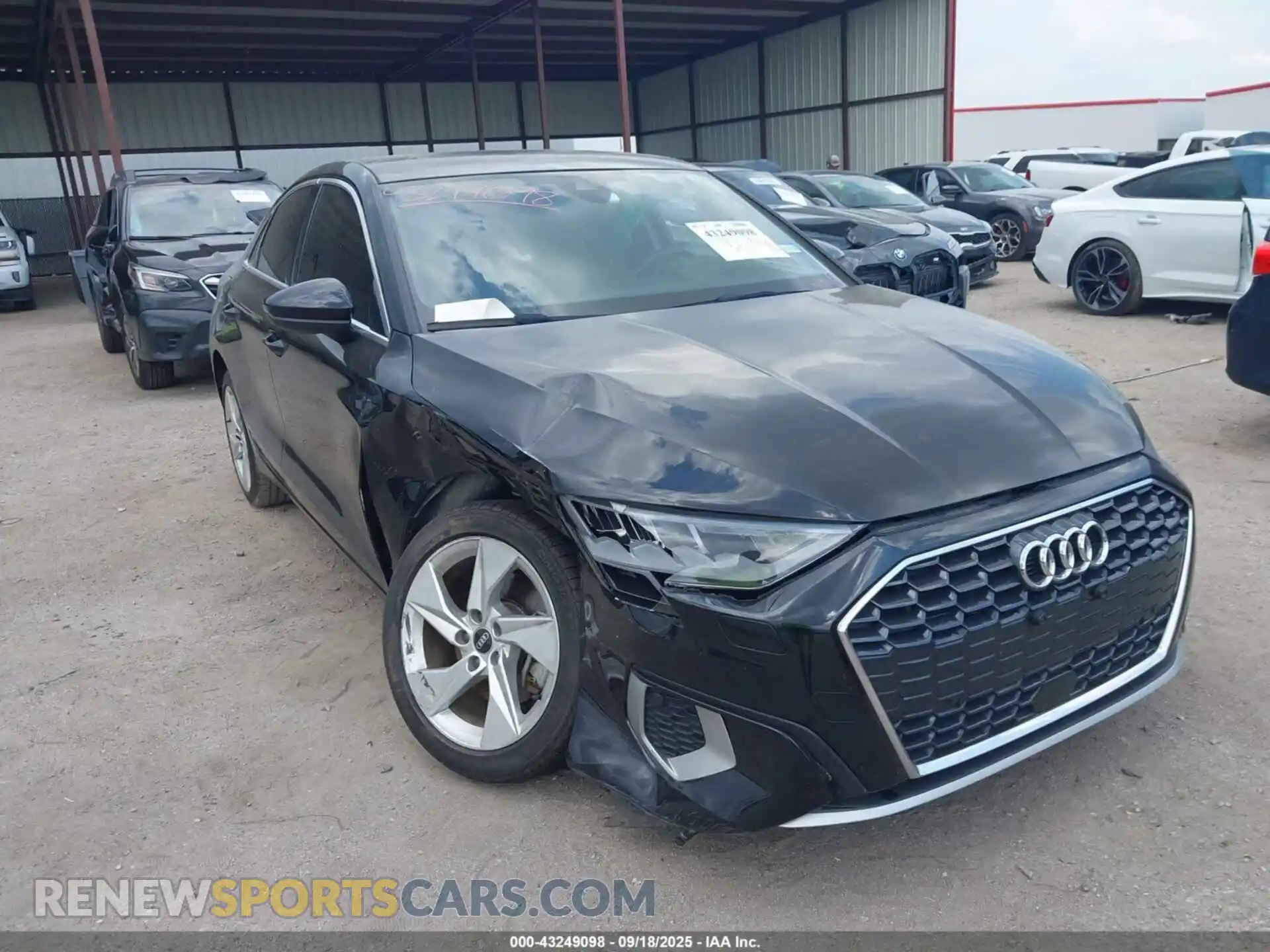 1 Фотография поврежденного автомобиля WAUAUDGY8NA047027 AUDI A3 2022