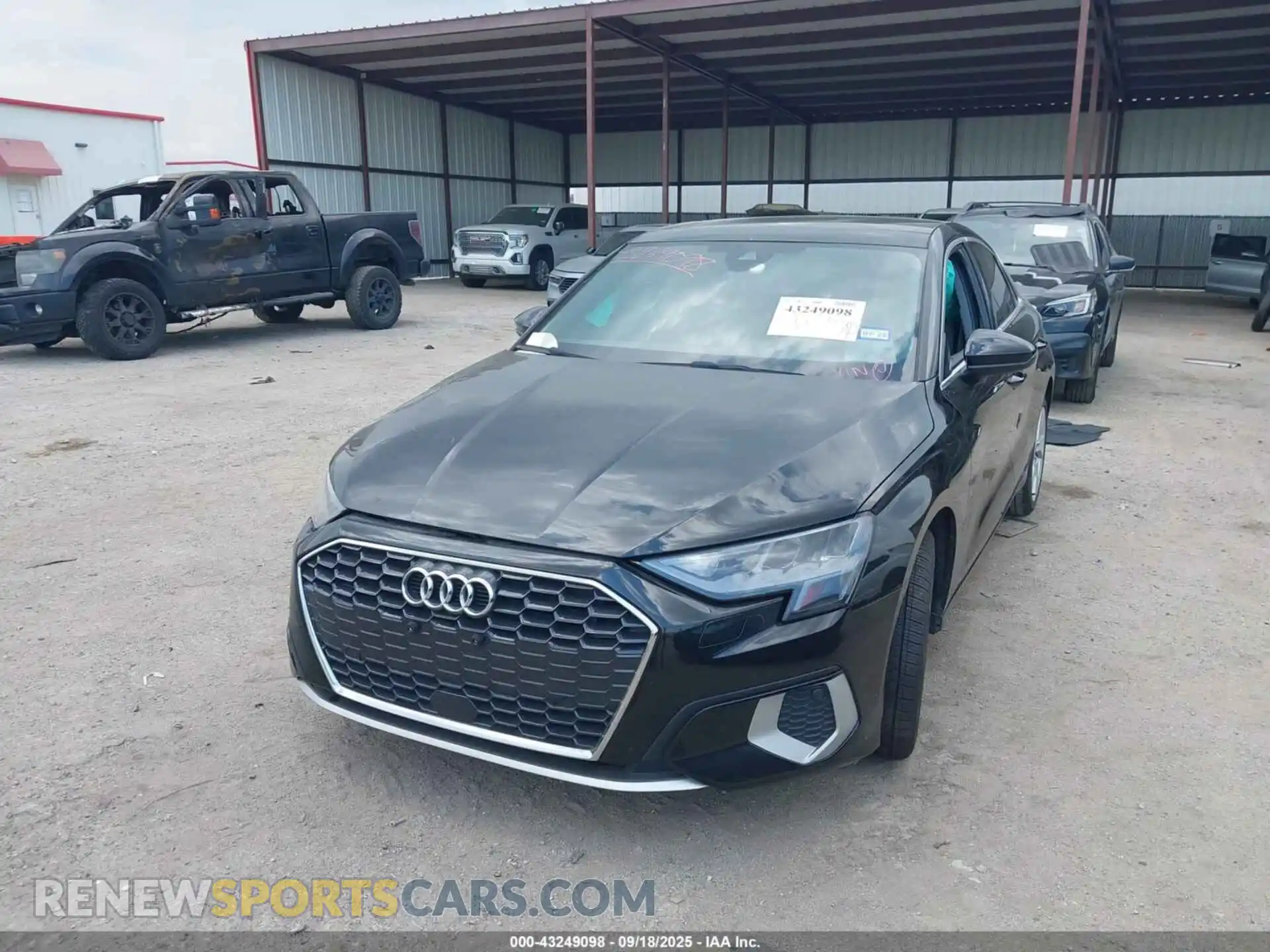 2 Фотография поврежденного автомобиля WAUAUDGY8NA047027 AUDI A3 2022
