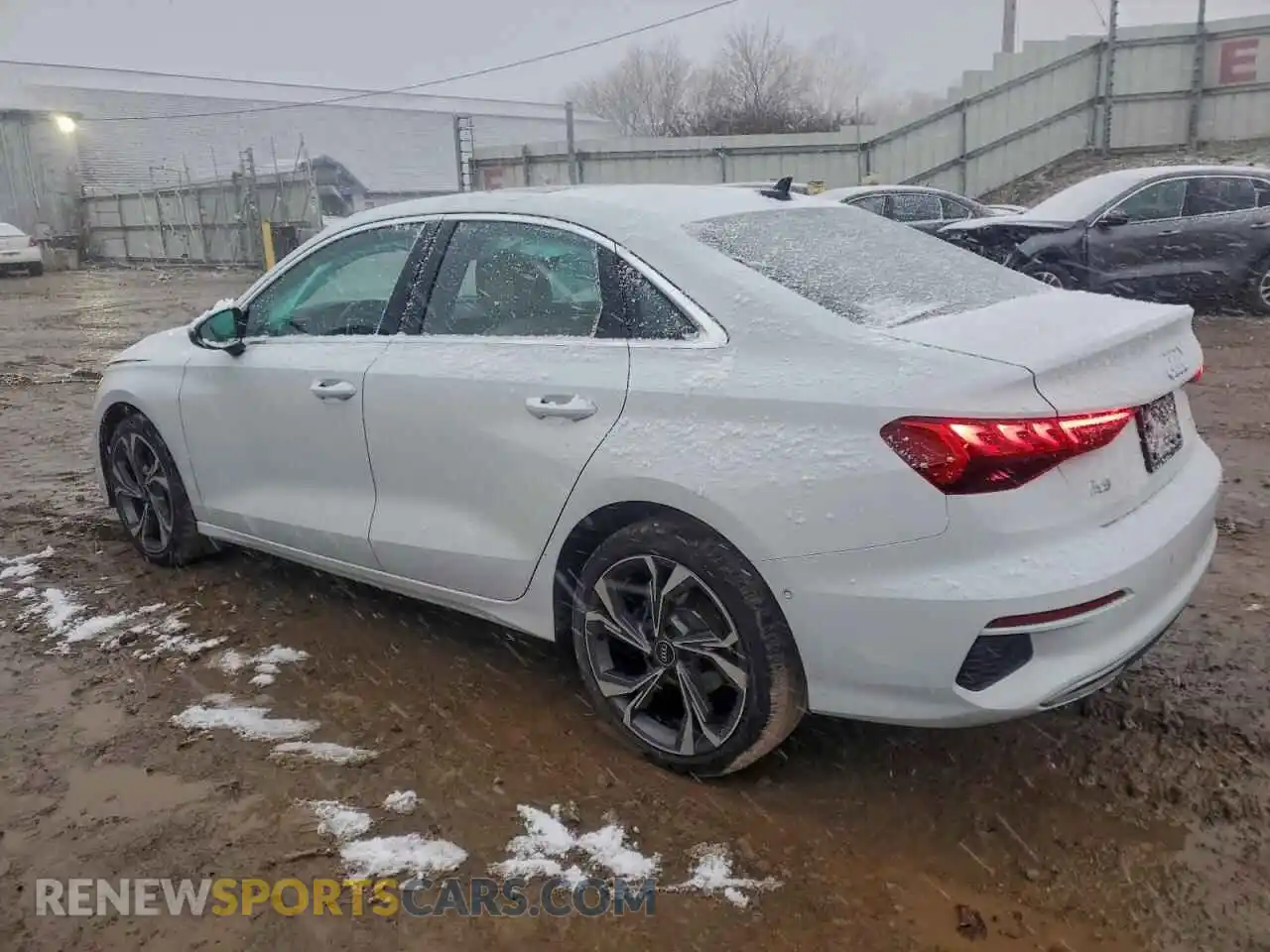 2 fotografías del automóvil dañado WAUHUDGY8NA055711 AUDI A3 2022