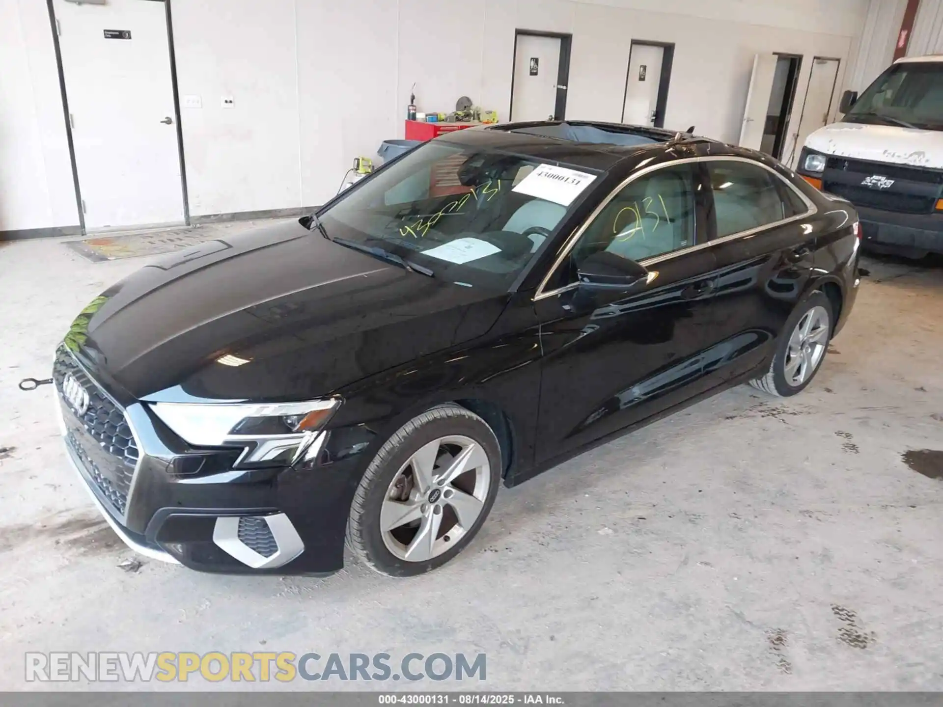 2 Фотография поврежденного автомобиля WAUAUDGY3PA041719 AUDI A3 2023