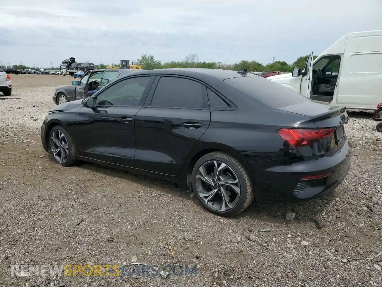 2 fotografías del automóvil dañado WAUAUDGY9PA102717 AUDI A3 2023