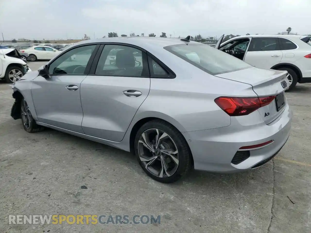 2 fotografías del automóvil dañado WAUAUDGYXPA121275 AUDI A3 2023