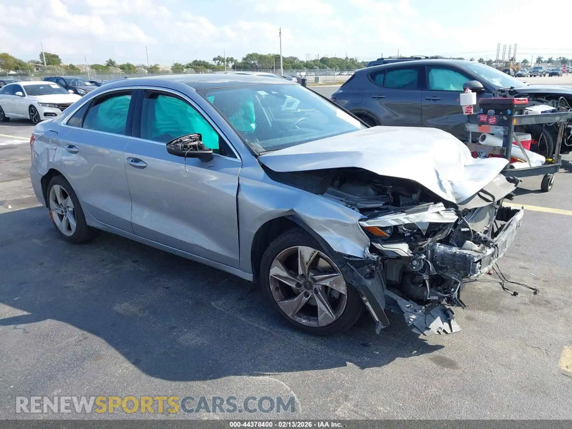 1 Фотография поврежденного автомобиля WAUHUDGY2PA071454 AUDI A3 2023