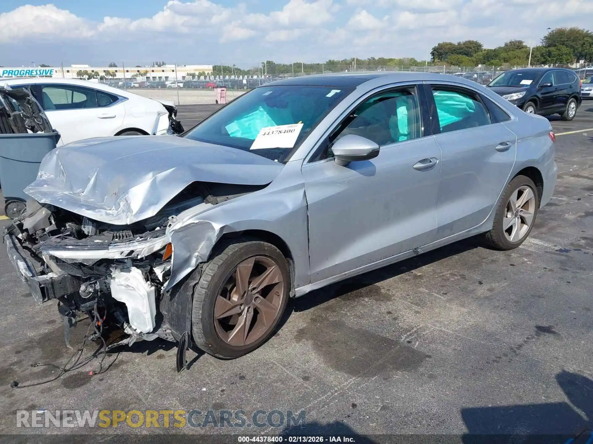 2 Фотография поврежденного автомобиля WAUHUDGY2PA071454 AUDI A3 2023