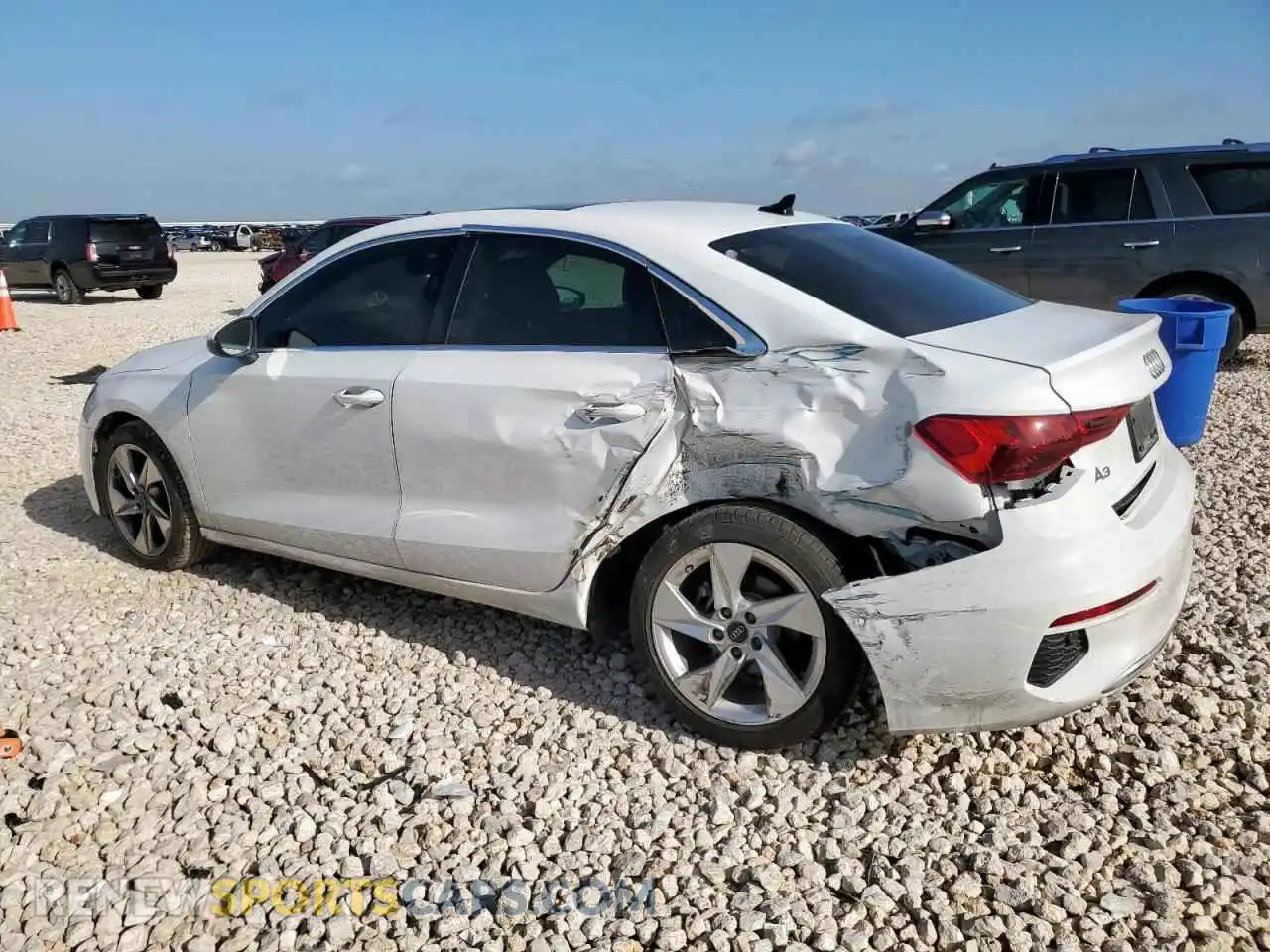 2 Фотография поврежденного автомобиля WAUGUDGY7RA138841 AUDI A3 2024