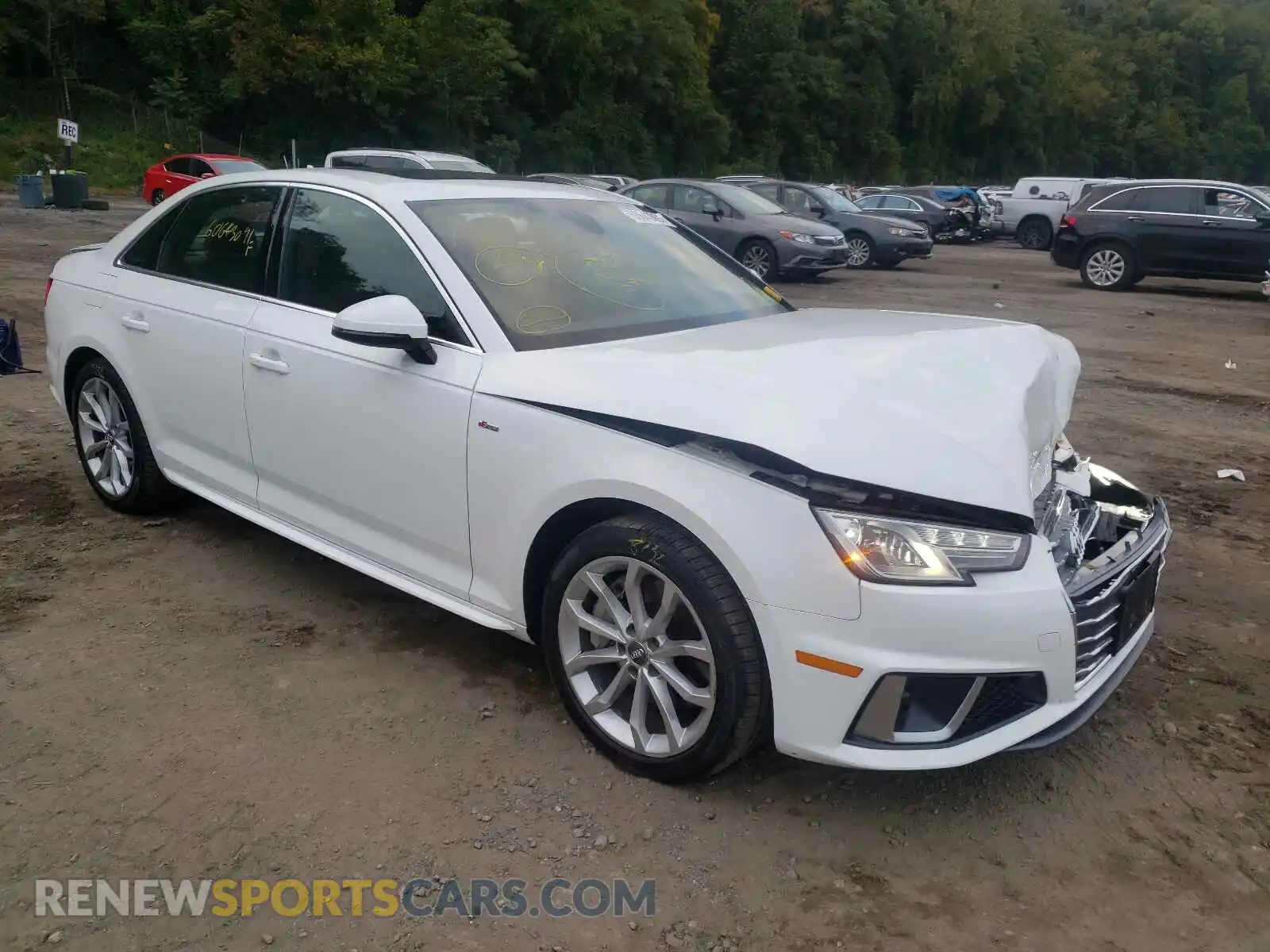 1 Фотография поврежденного автомобиля WAUDNAF45KA098892 AUDI A4 2019