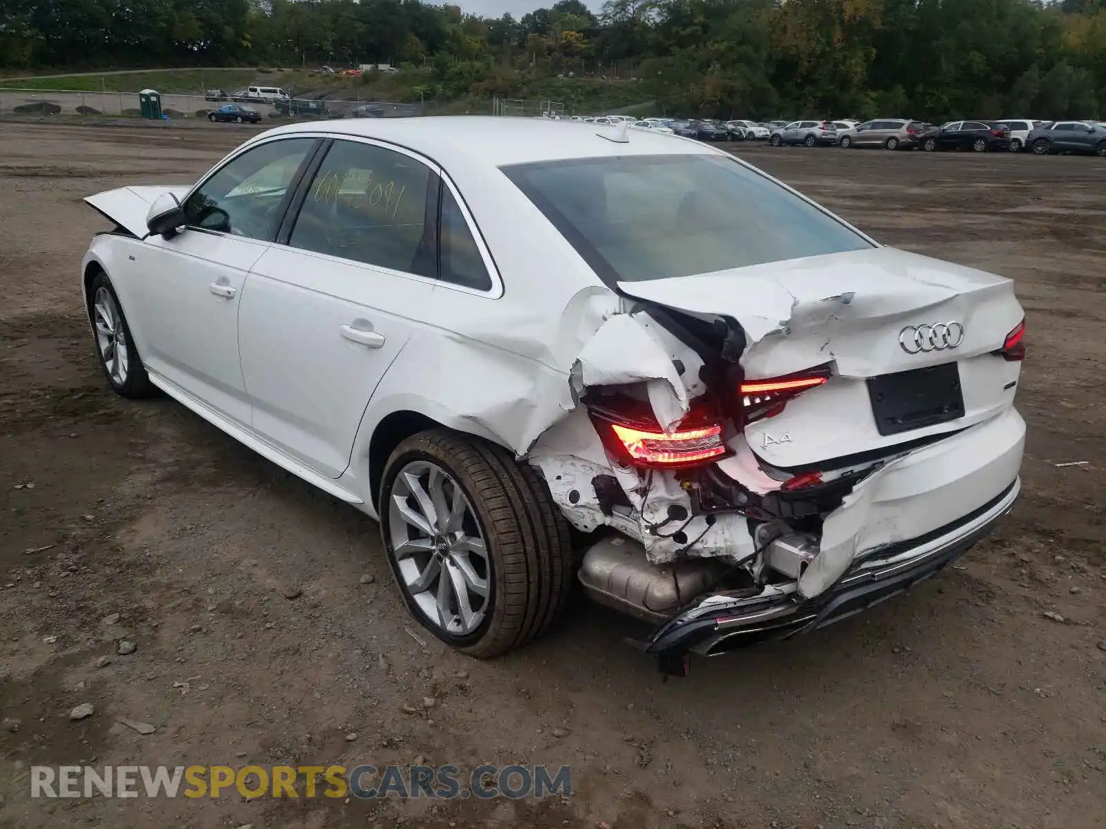 3 Фотография поврежденного автомобиля WAUDNAF45KA098892 AUDI A4 2019