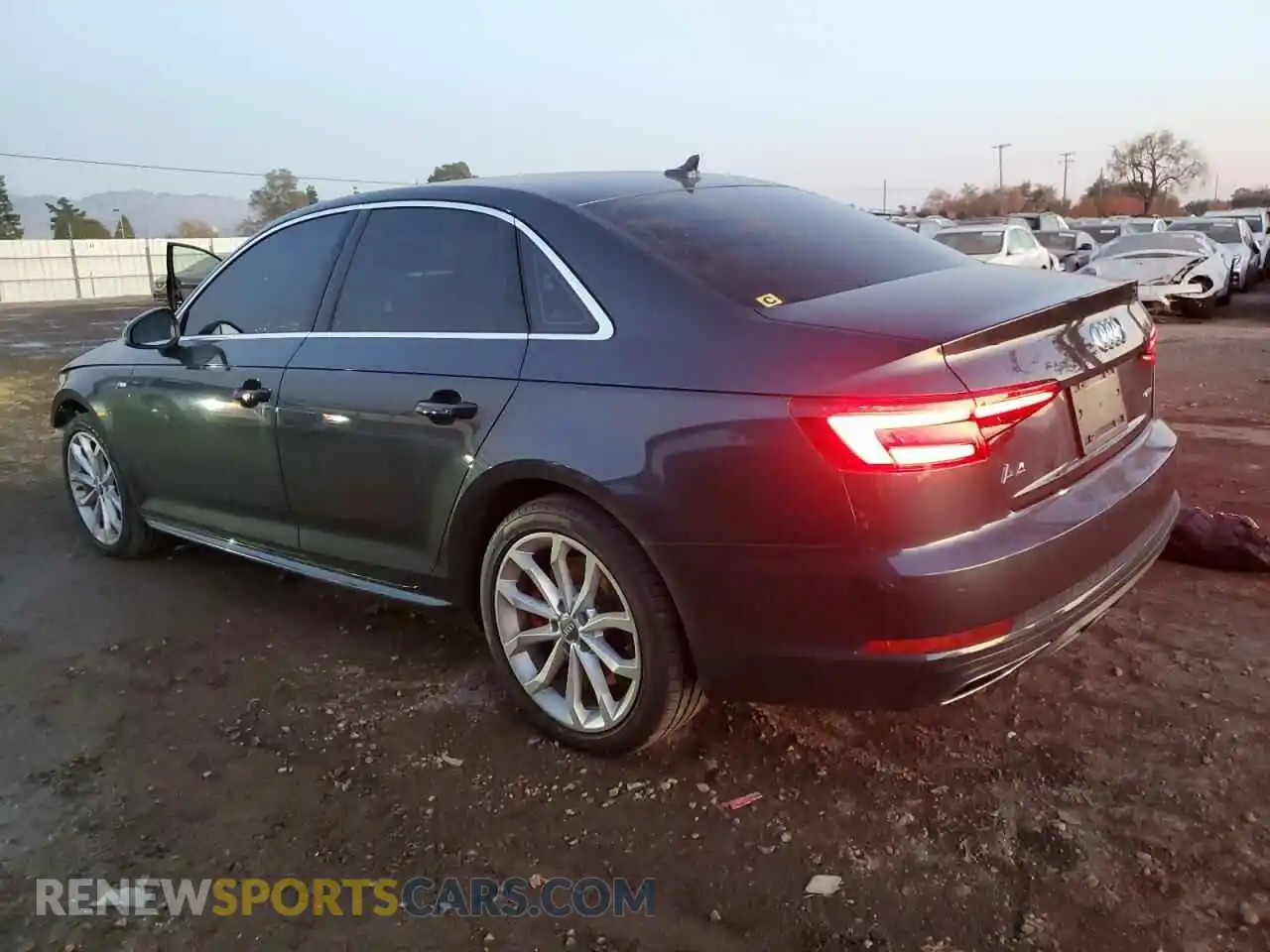 2 fotografías del automóvil dañado WAUENAF42KA020607 AUDI A4 2019
