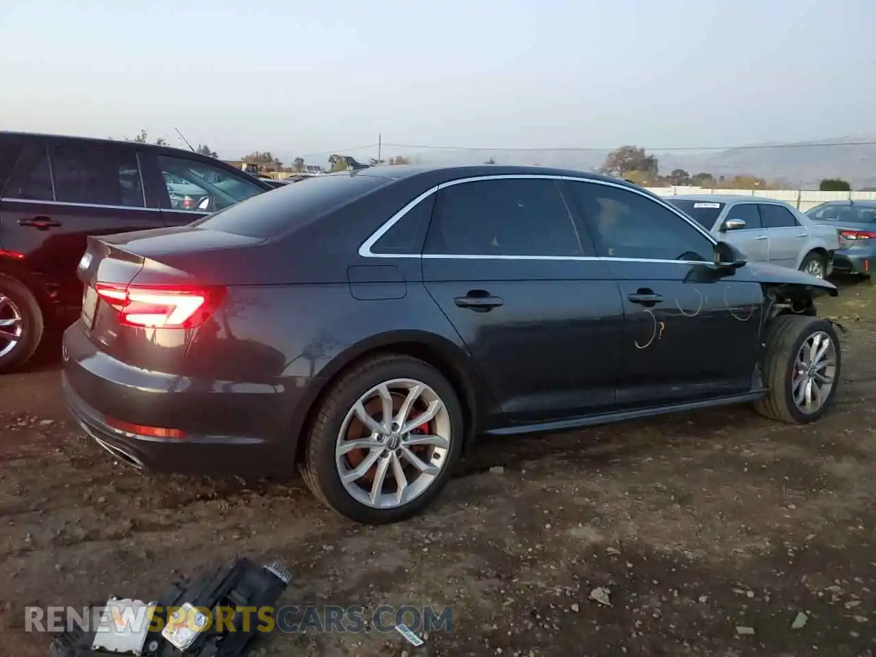 3 fotografías del automóvil dañado WAUENAF42KA020607 AUDI A4 2019