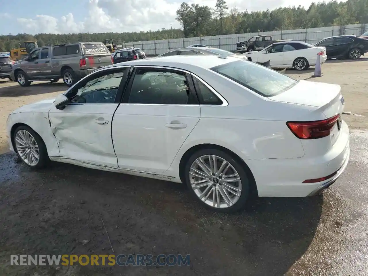 2 fotografías del automóvil dañado WAUENAF47KA007531 AUDI A4 2019