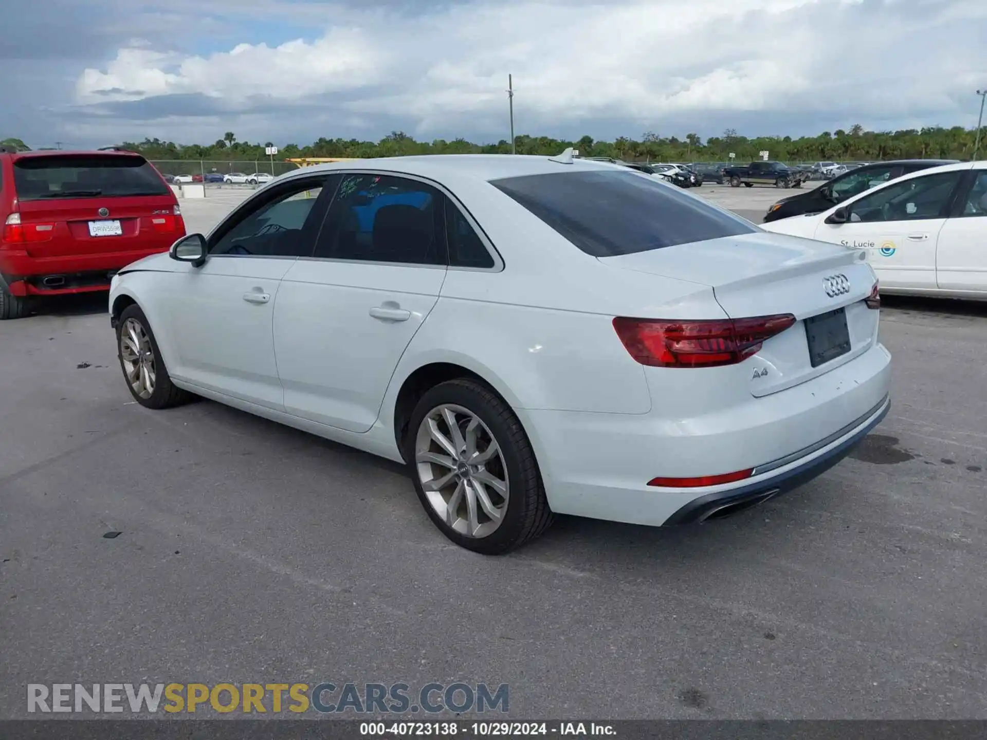 3 fotografías del automóvil dañado WAUGMAF45KN011193 AUDI A4 2019