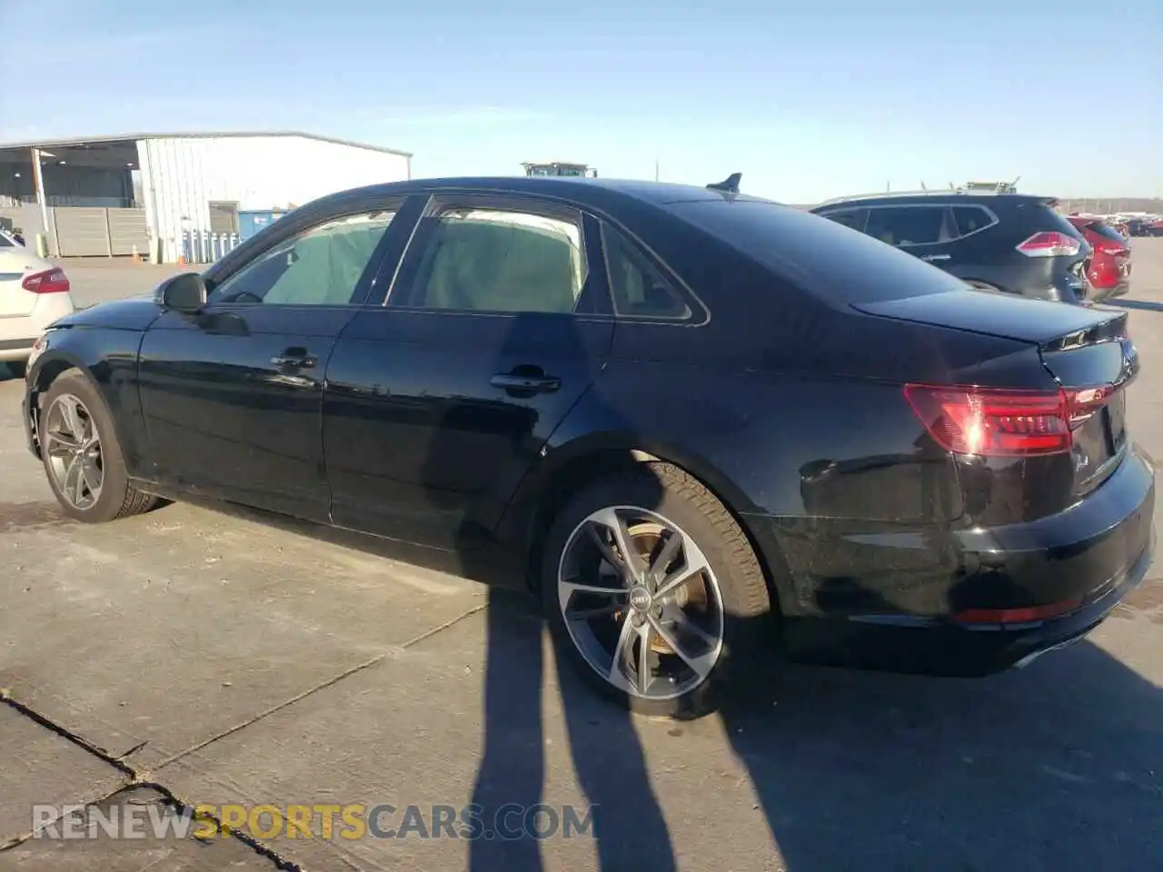 2 fotografías del automóvil dañado WAUGMAF46KA113691 AUDI A4 2019