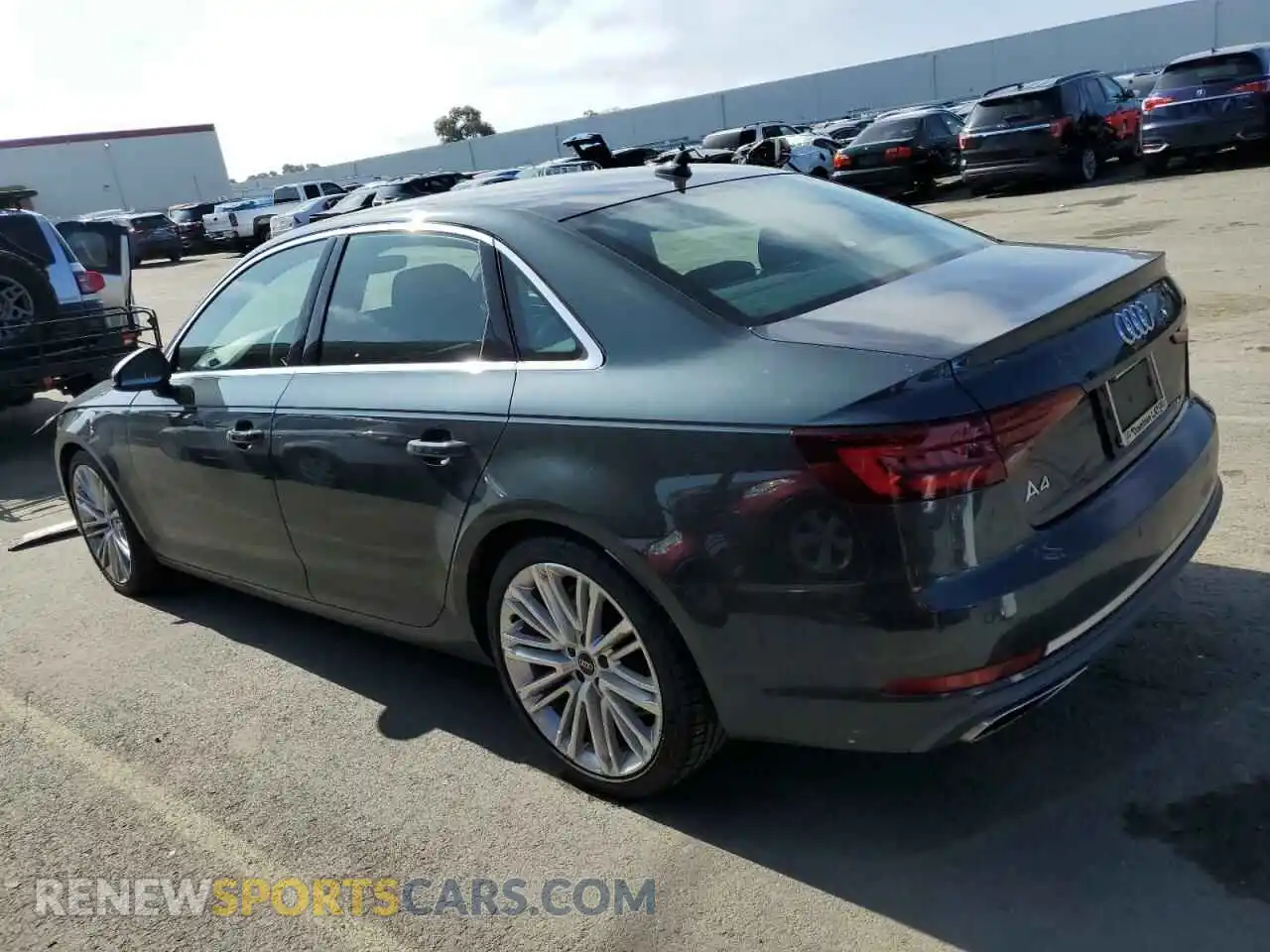 2 fotografías del automóvil dañado WAUHMAF46KA107832 AUDI A4 2019