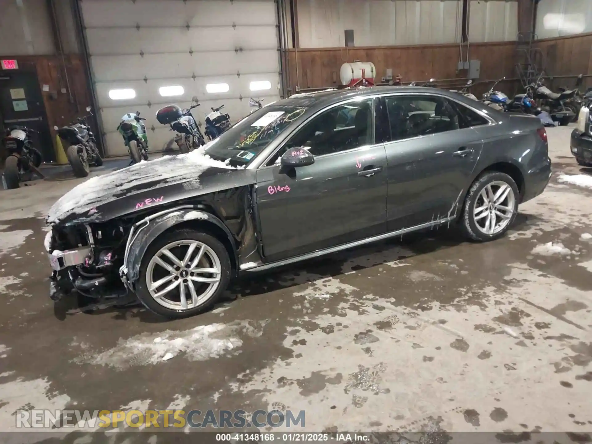 2 fotografías del automóvil dañado WAUDNAF45LA046714 AUDI A4 2020