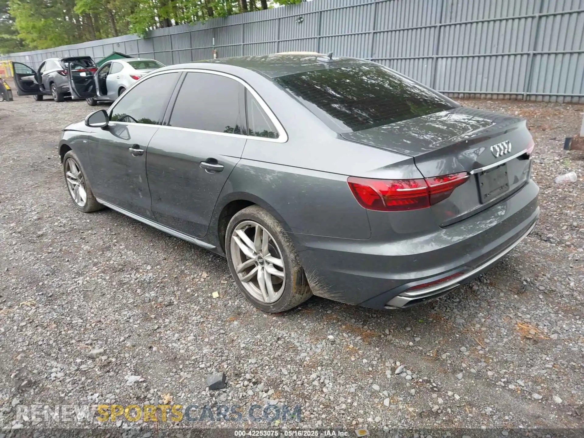 3 Фотография поврежденного автомобиля WAUENAF40LA039951 AUDI A4 2020
