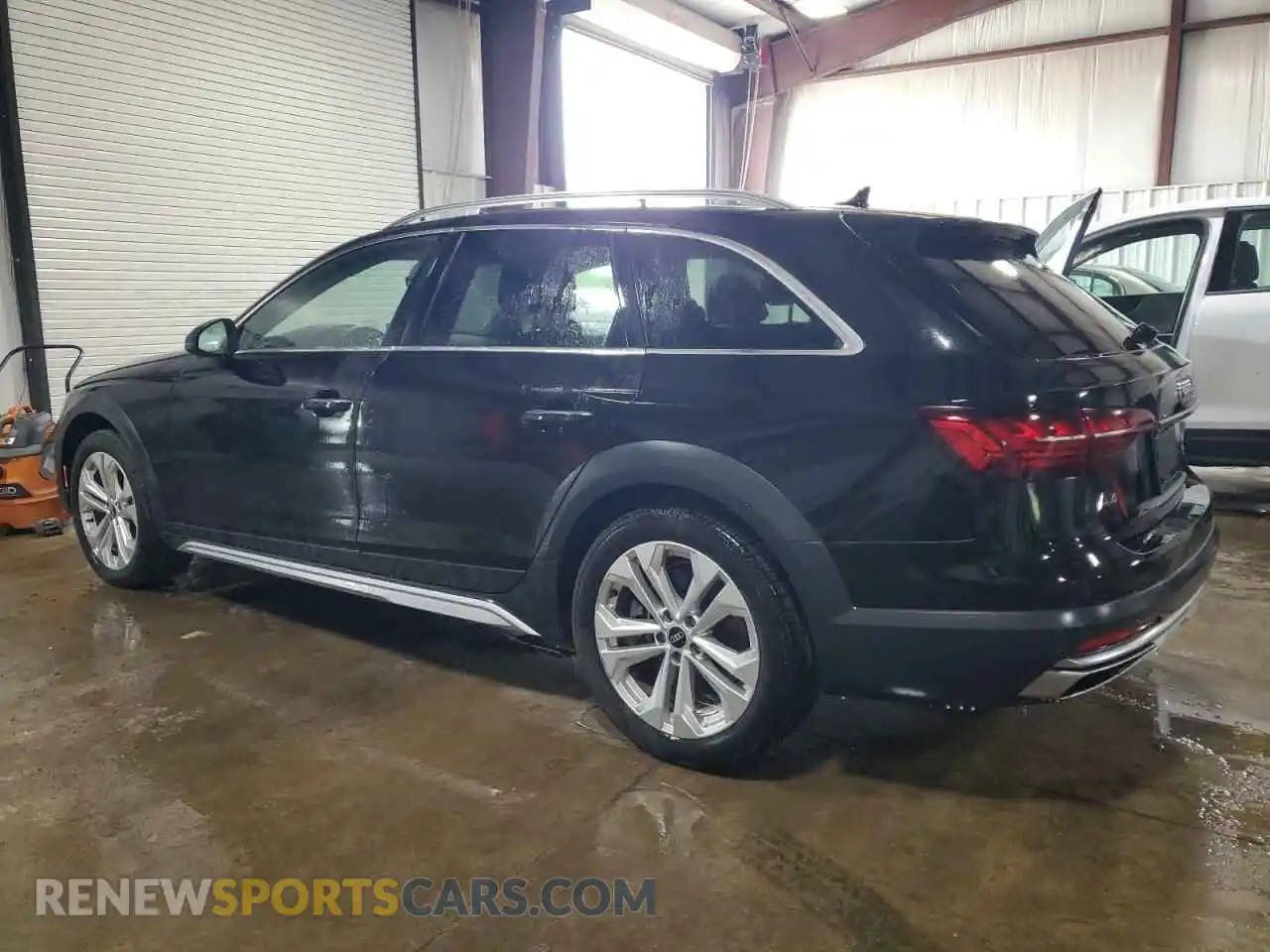 2 Photograph of a damaged car WA17AAF46MA053310 AUDI A4 2021
