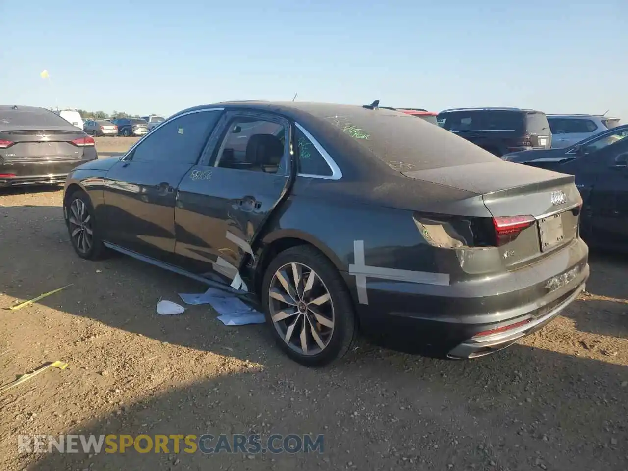 2 fotografías del automóvil dañado WAUABAF40MA055768 AUDI A4 2021