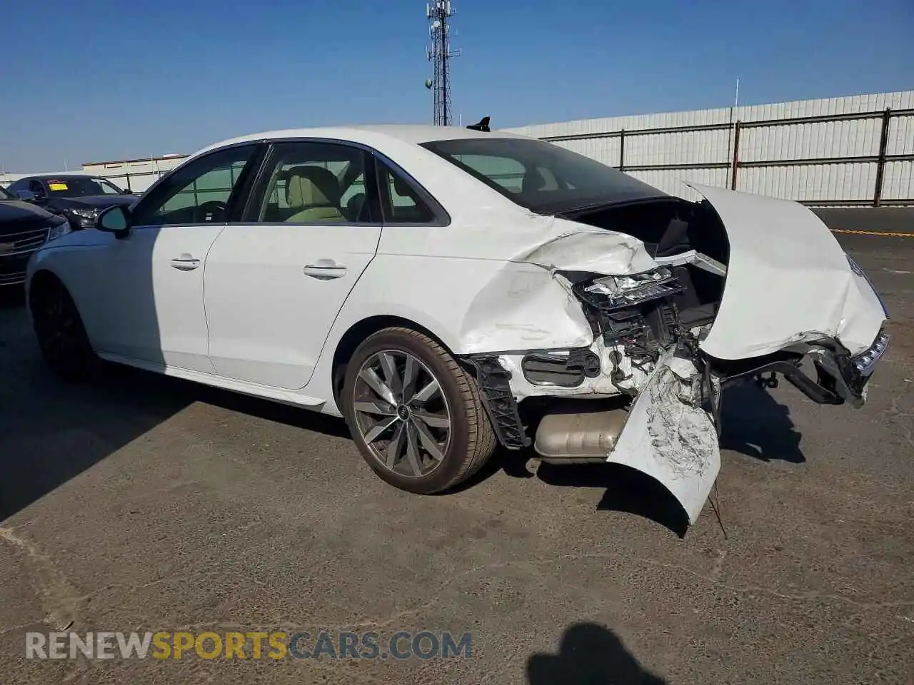 2 Фотография поврежденного автомобиля WAUABAF43MN013135 AUDI A4 2021