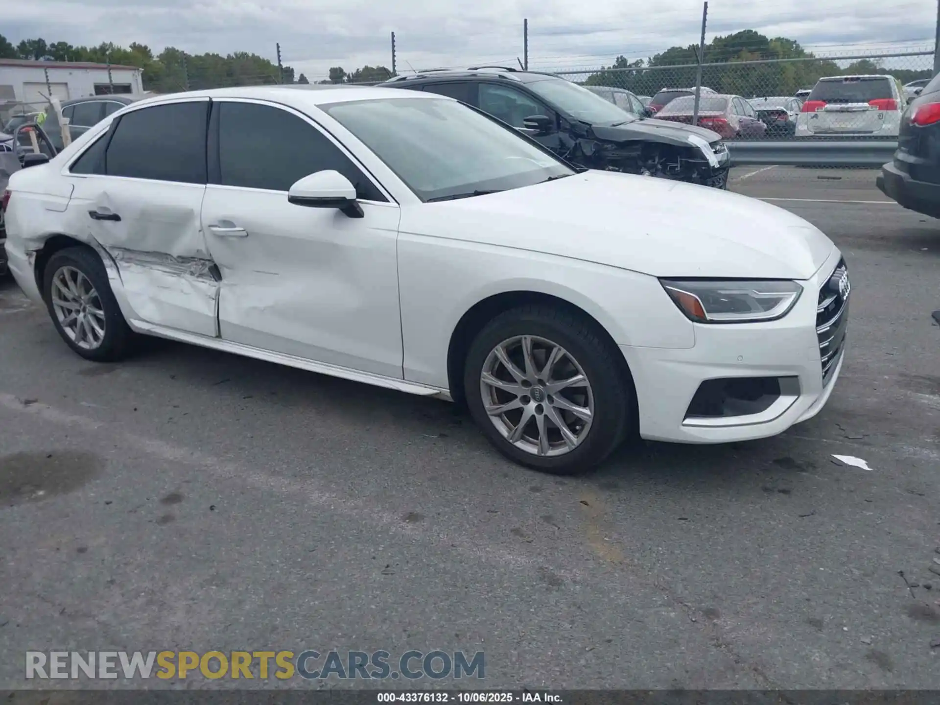 1 Фотография поврежденного автомобиля WAUABAF44MA024474 AUDI A4 2021