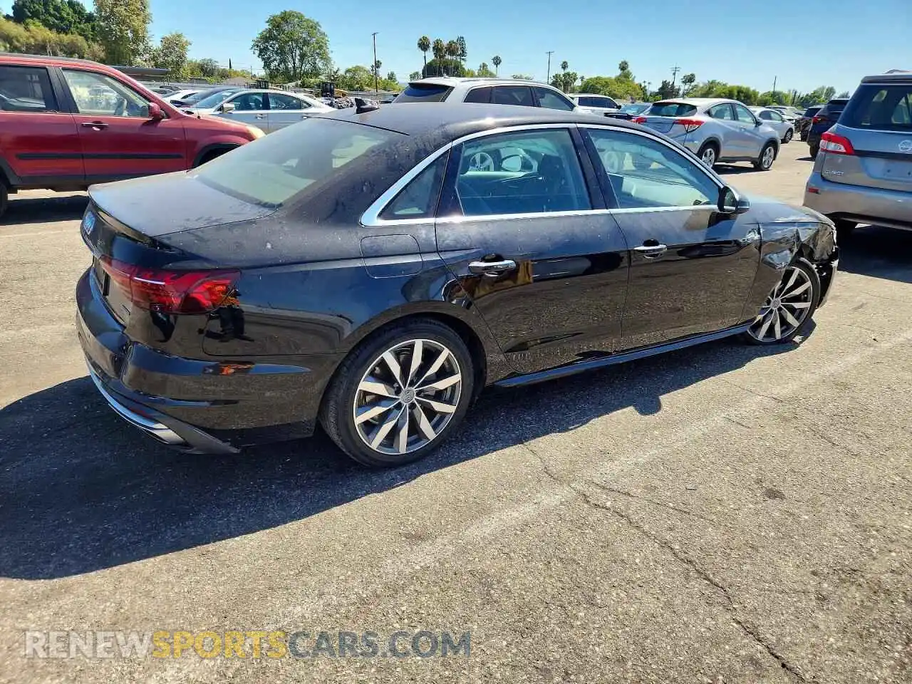 3 Фотография поврежденного автомобиля WAUABAF44MA025401 AUDI A4 2021