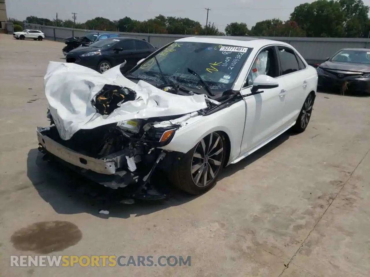 2 fotografías del automóvil dañado WAUABAF44MA028136 AUDI A4 2021