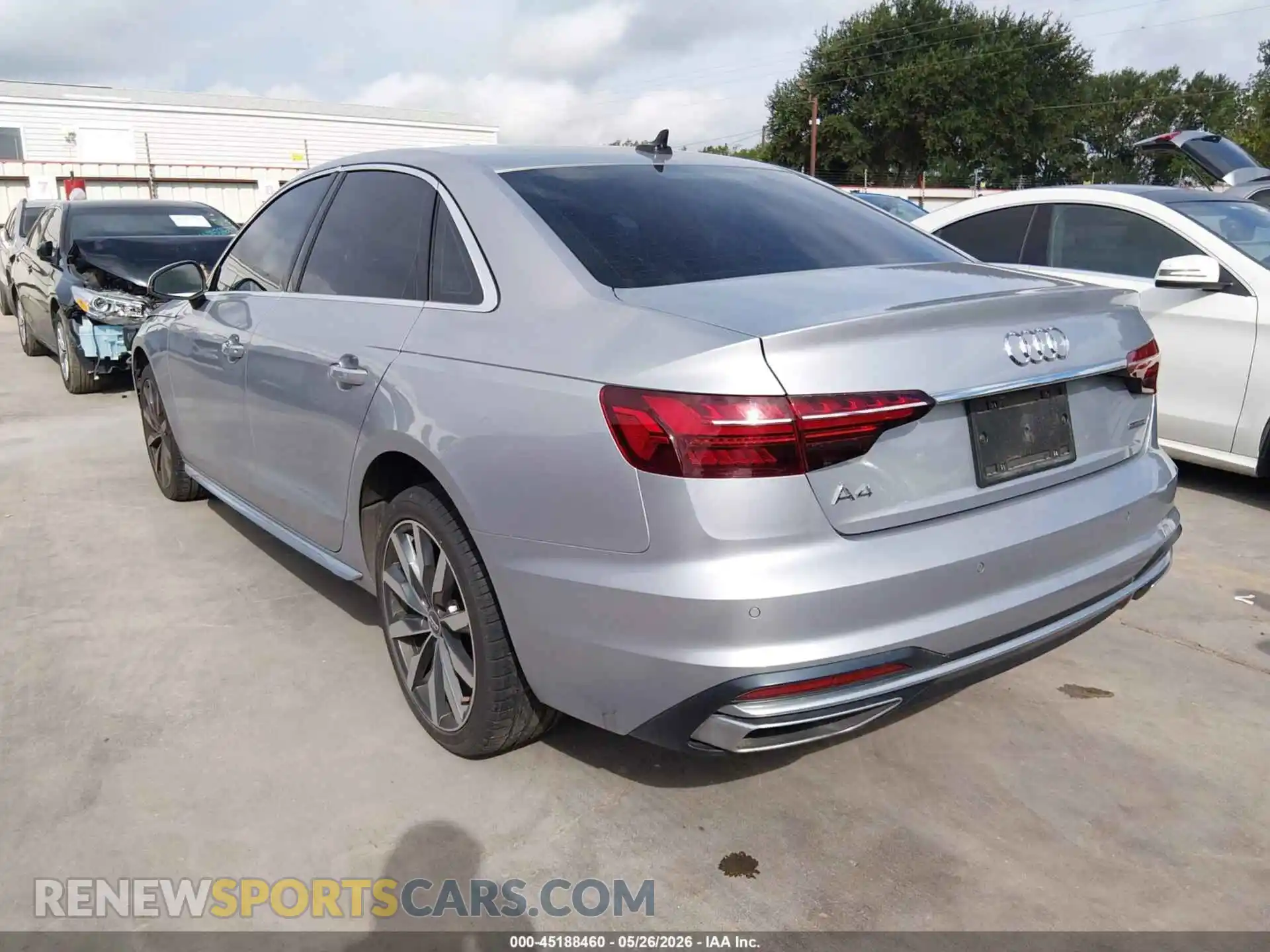 3 fotografías del automóvil dañado WAUABAF44MN002872 AUDI A4 2021