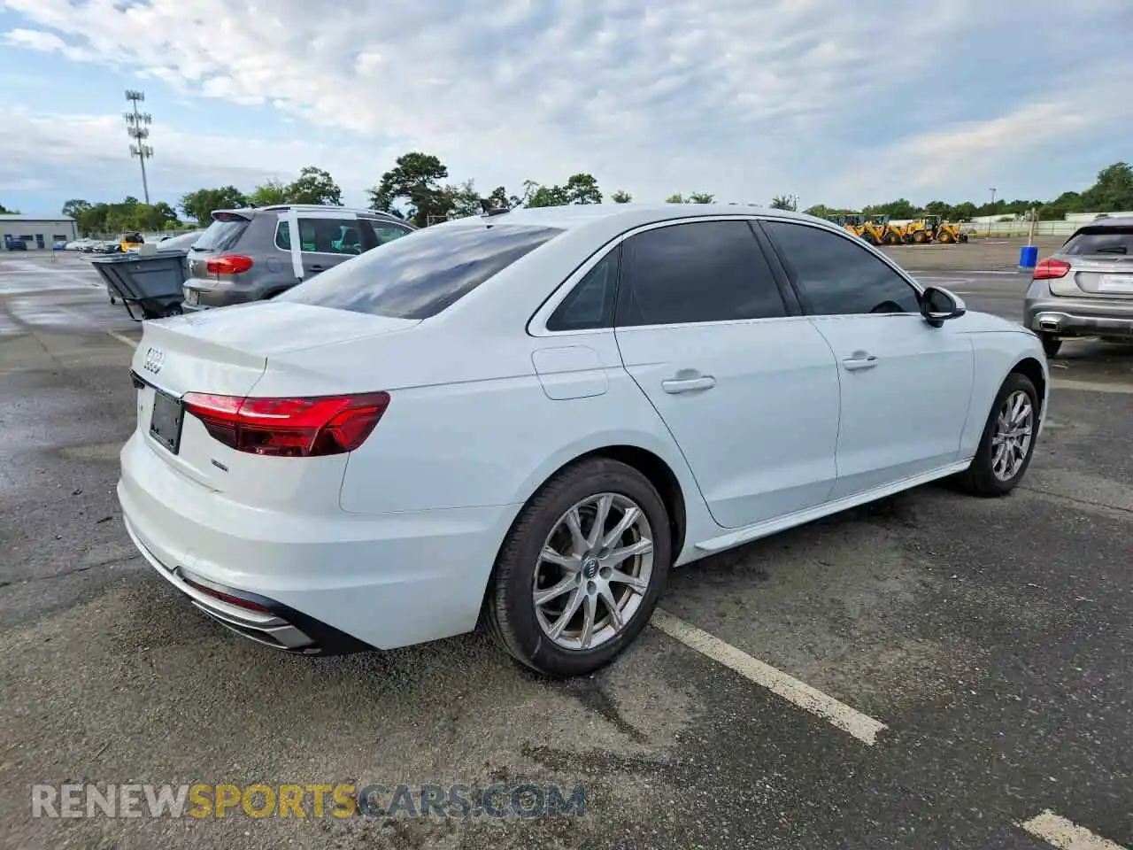 3 fotografías del automóvil dañado WAUABAF46MA027666 AUDI A4 2021