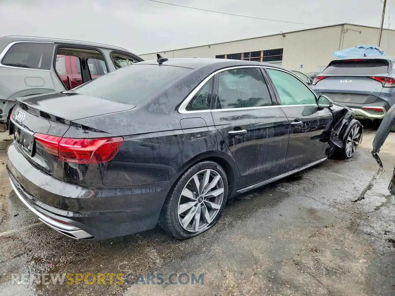 3 Фотография поврежденного автомобиля WAUABAF48MA042685 AUDI A4 2021