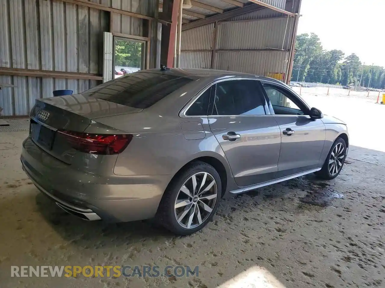 3 fotografías del automóvil dañado WAUABAF48MA051449 AUDI A4 2021