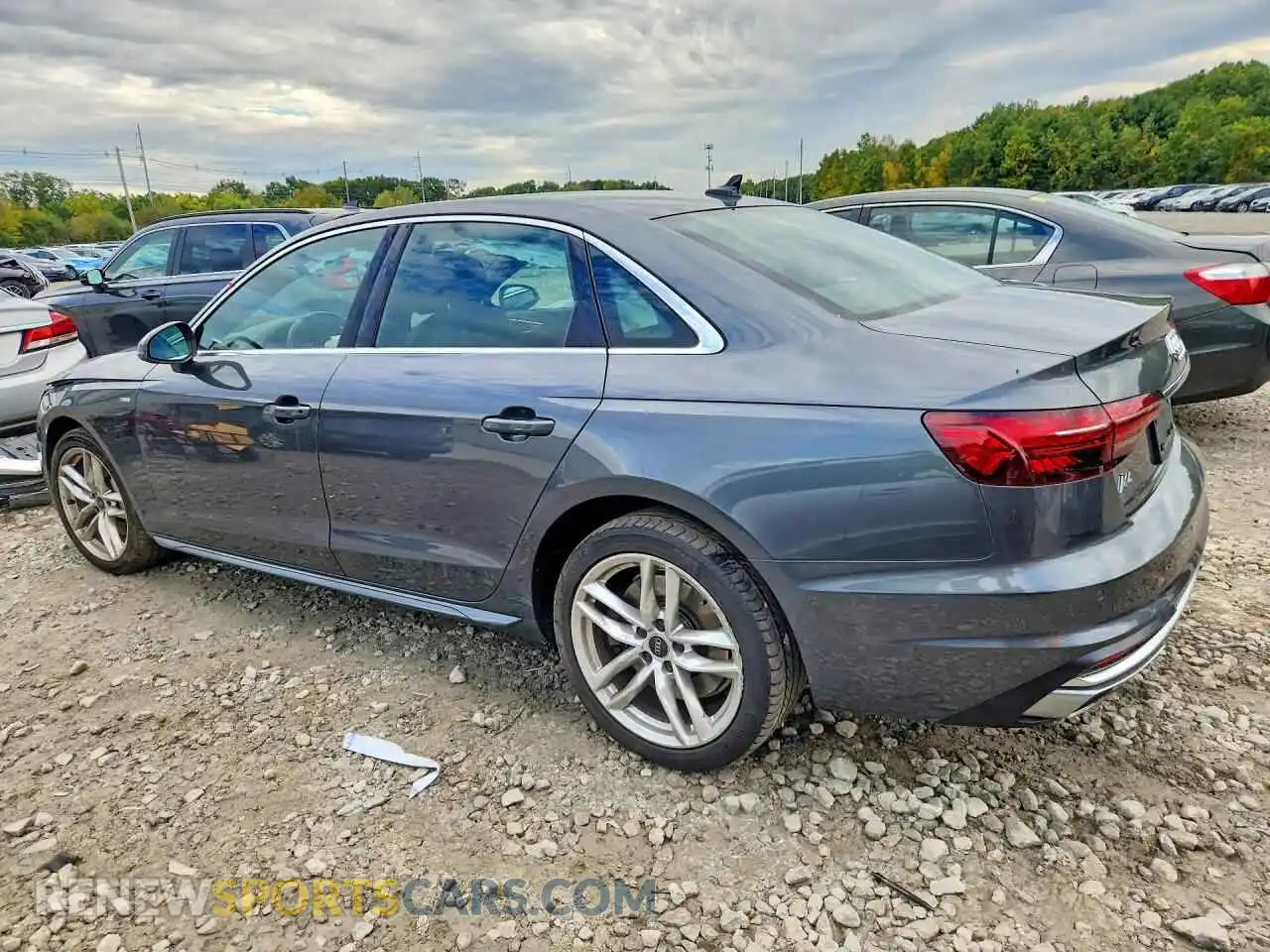 2 fotografías del automóvil dañado WAUDAAF40MN010970 AUDI A4 2021