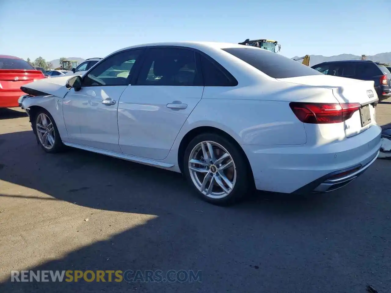 2 fotografías del automóvil dañado WAUDAAF42MN007780 AUDI A4 2021