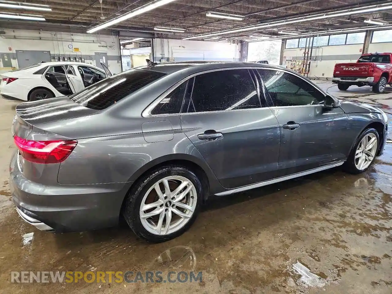 3 fotografías del automóvil dañado WAUDAAF47MA028812 AUDI A4 2021