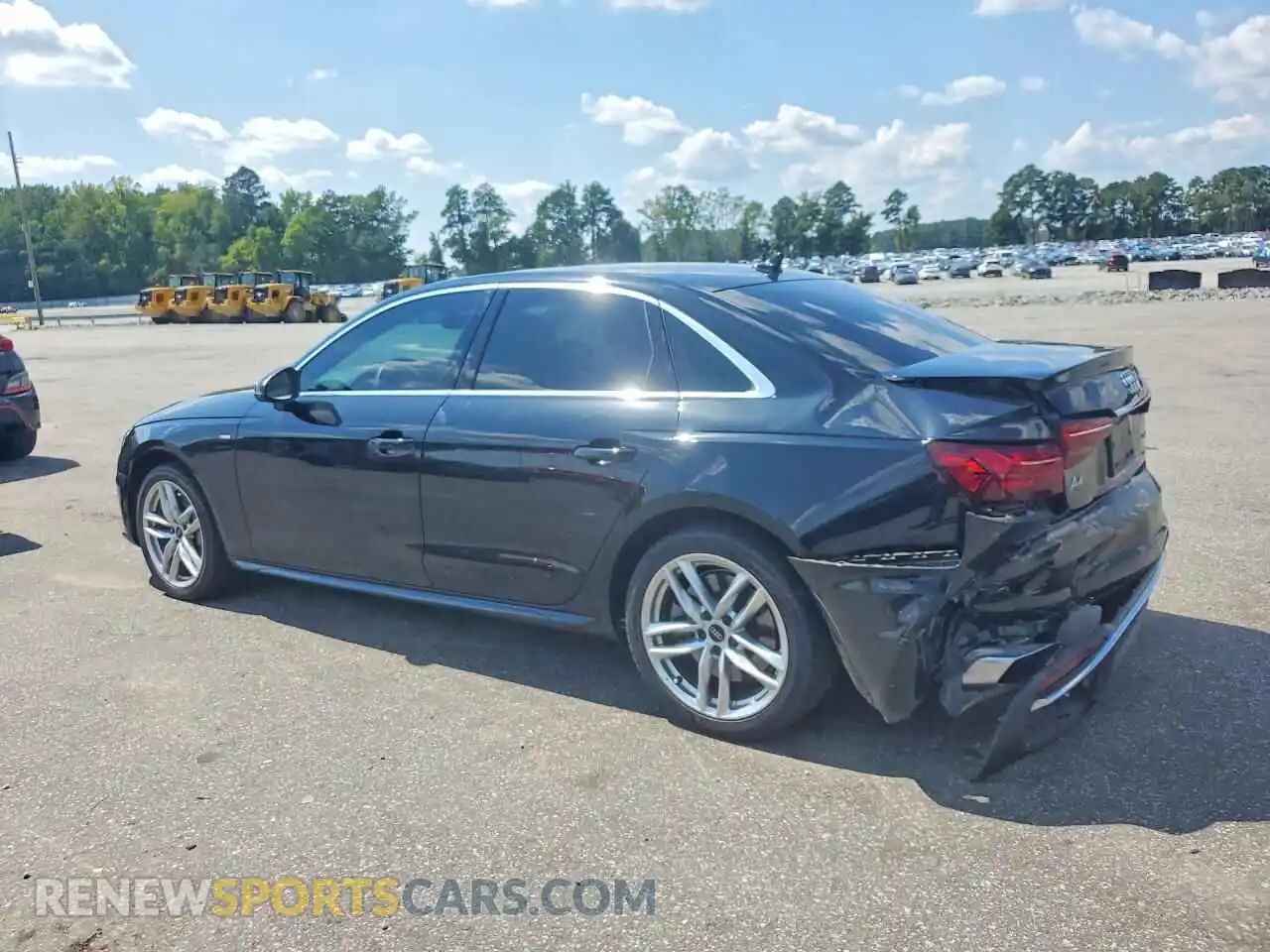 2 fotografías del automóvil dañado WAUEAAF42MN015950 AUDI A4 2021