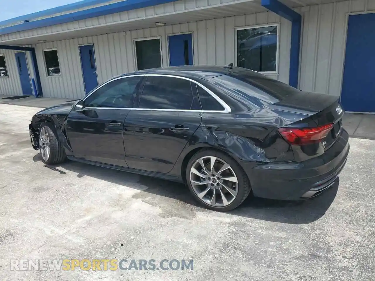 2 fotografías del automóvil dañado WAUEAAF45MN011777 AUDI A4 2021