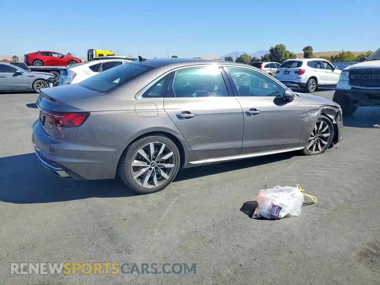 3 Фотография поврежденного автомобиля WAUABAF42NA002250 AUDI A4 2022