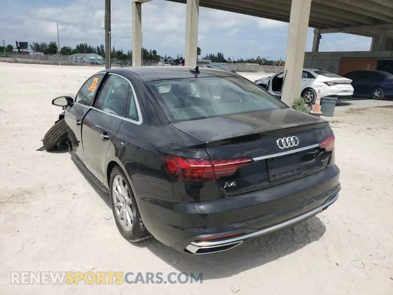 3 fotografías del automóvil dañado WAUABAF43NA004623 AUDI A4 2022