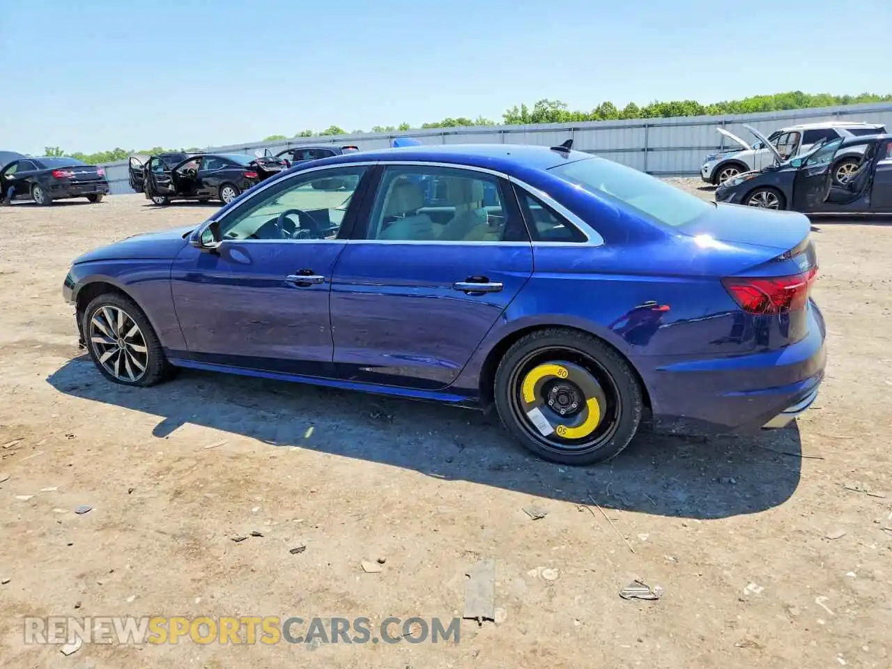 2 fotografías del automóvil dañado WAUABAF47NN002866 AUDI A4 2022