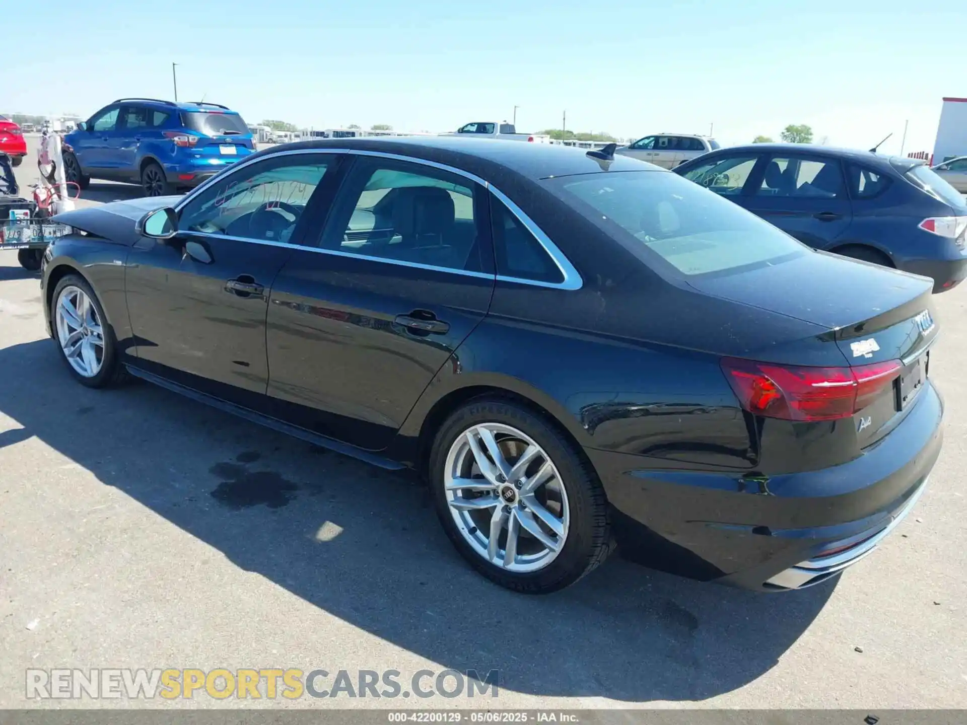 3 Photograph of a damaged car WAUEAAF44NN011772 AUDI A4 2022