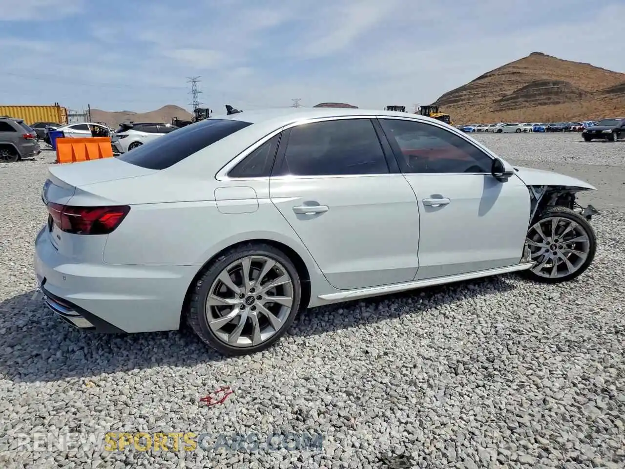 3 Фотография поврежденного автомобиля WAUEAAF48NN007174 AUDI A4 2022