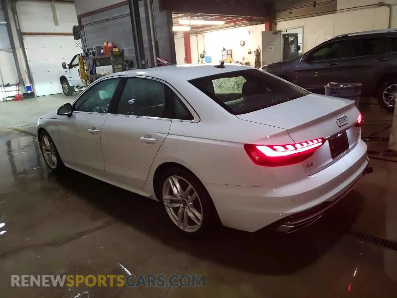 2 Фотография поврежденного автомобиля WAUEAAF48NN012309 AUDI A4 2022