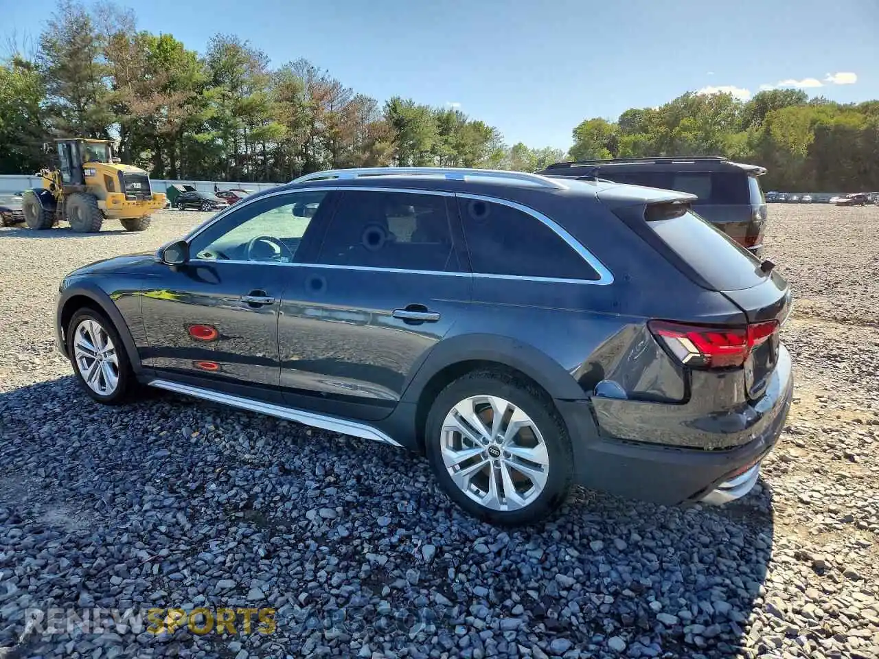 2 fotografías del automóvil dañado WA18AAF45PA030903 AUDI A4 2023