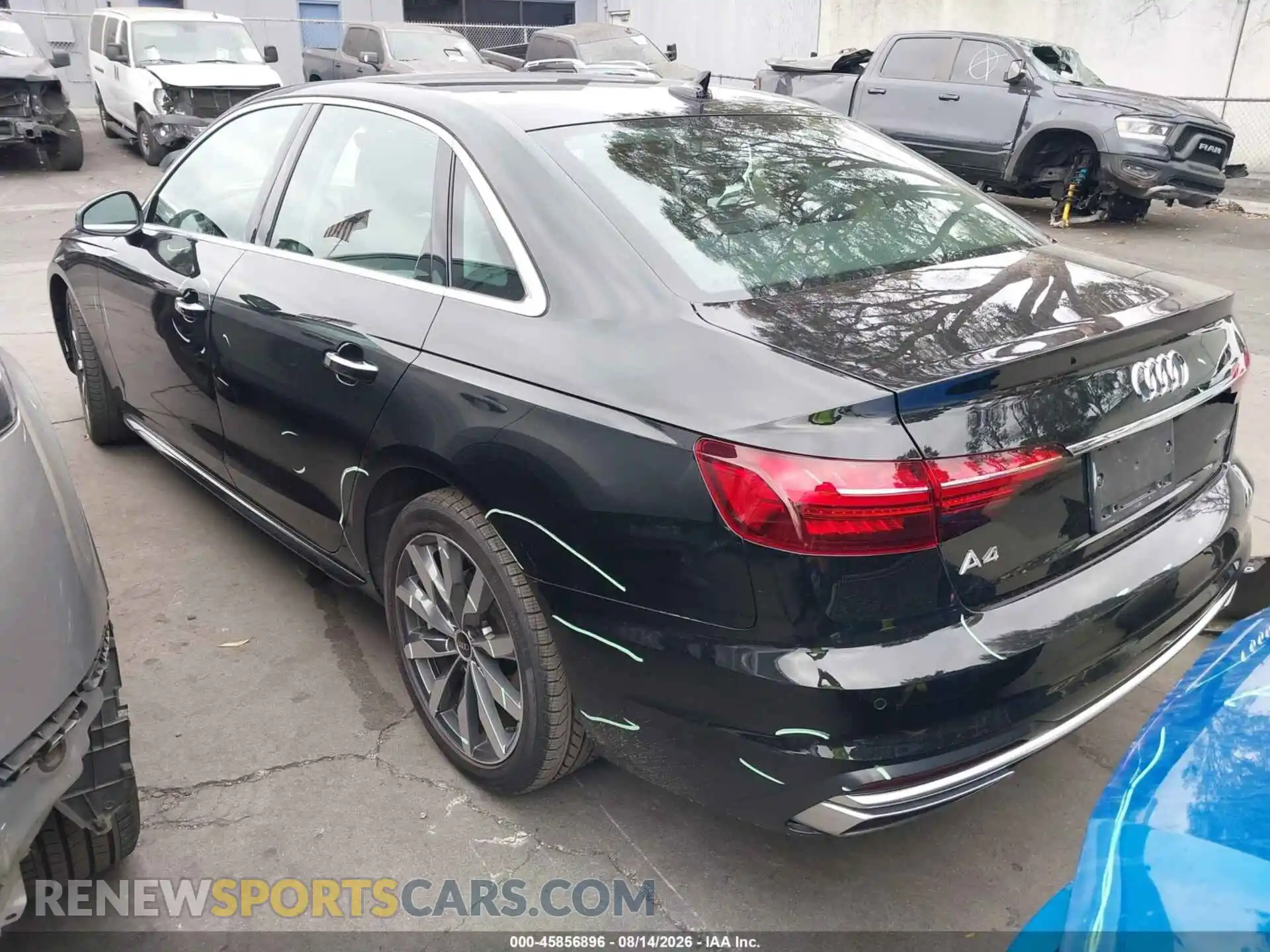 3 fotografías del automóvil dañado WAUABAF49PA019856 AUDI A4 2023