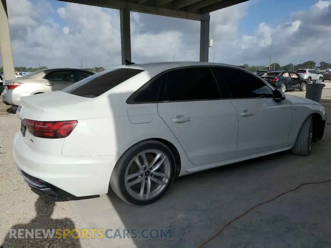 3 fotografías del automóvil dañado WAUEAAF41PN015815 AUDI A4 2023