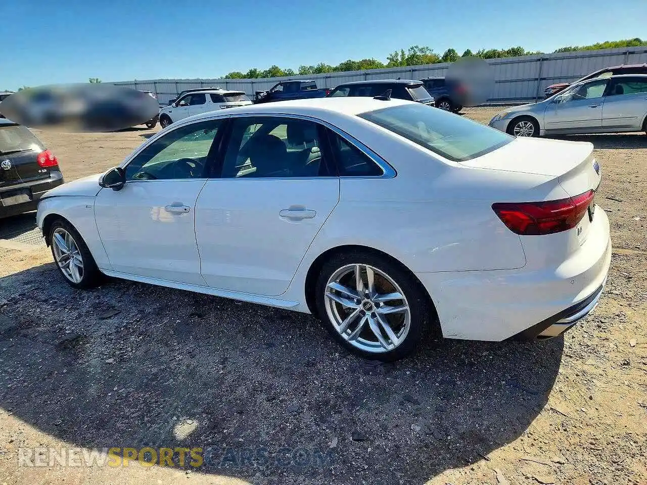 2 fotografías del automóvil dañado WAUEAAF45PN011752 AUDI A4 2023