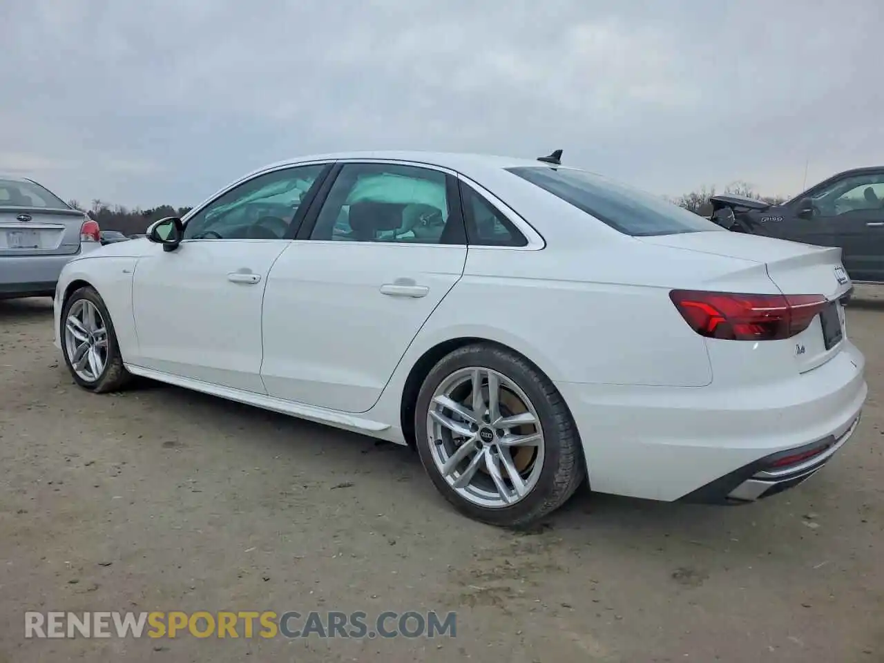 2 fotografías del automóvil dañado WAUEAAF48PN016489 AUDI A4 2023